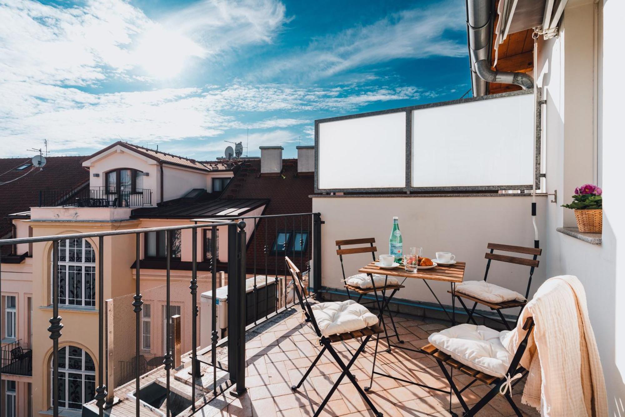 Two-Level Apart With A Terrace Near The Vltava River Prague Ngoại thất bức ảnh