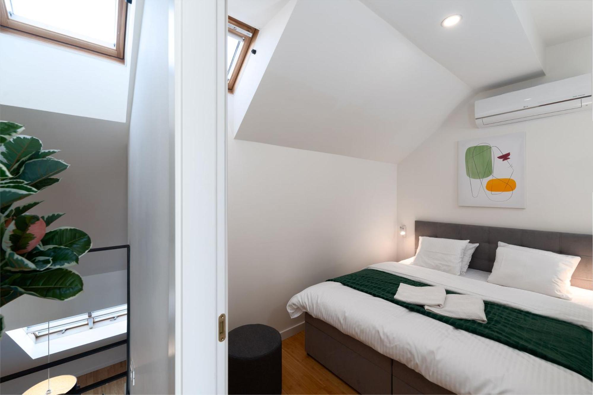 Two-Level Apart With A Terrace Near The Vltava River Prague Ngoại thất bức ảnh